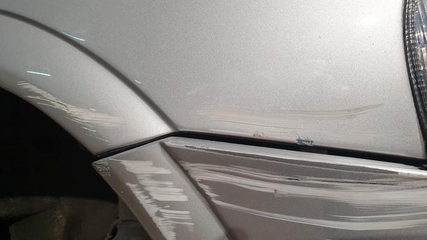 Foto: KOTFLÜGEL RECHTS eines Opel Astra 1.6 GL