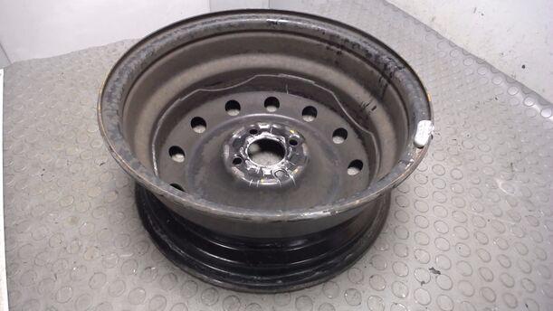Foto: STAHLFELGE 6X15 ET43 eines Renault Scenic 1.6 GL