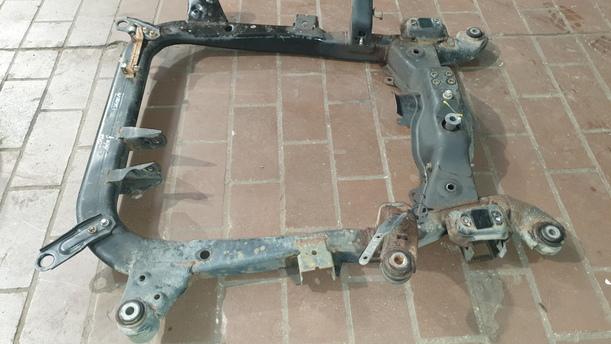 Foto: VORDERACHSE eines Opel Astra 1.6 GL