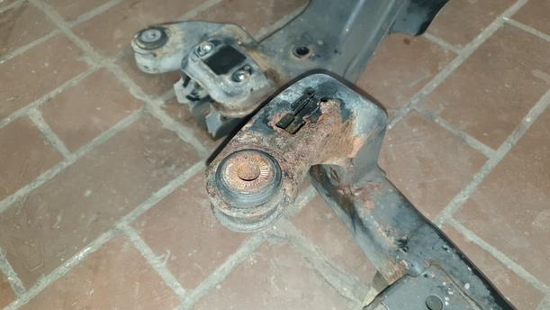 Foto: VORDERACHSE eines Opel Astra 1.6 GL