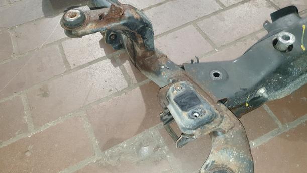 Foto: VORDERACHSE eines Opel Astra 1.6 GL