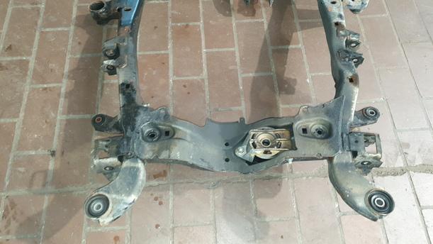 Foto: VORDERACHSE eines Opel Astra 1.6 GL