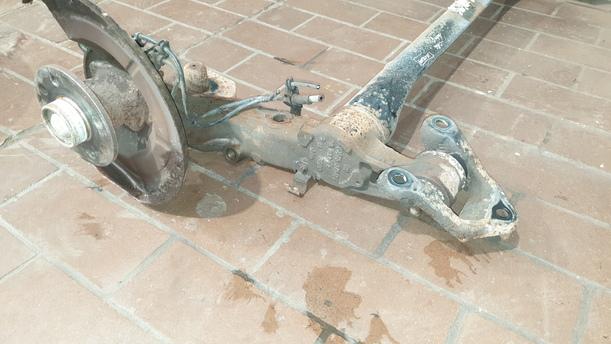 Foto: HINTERACHSE eines Opel Astra 1.6 GL