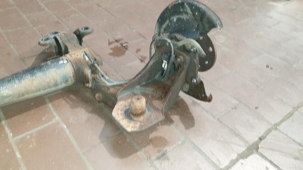 Foto: HINTERACHSE eines Opel Astra 1.6 GL
