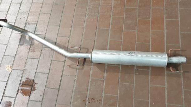 Foto: AUSPUFFROHR eines Opel Astra 1.6 GL