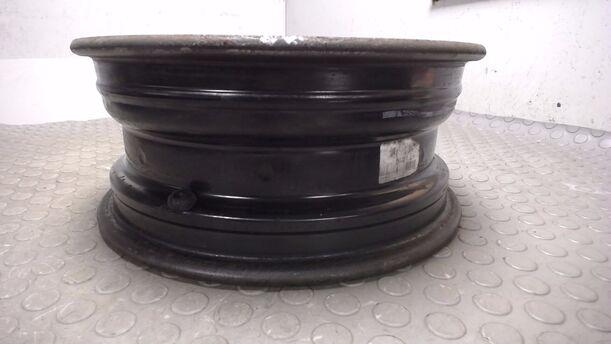 Foto: STAHLFELGE 5X13 ET15 eines Peugeot 106 GL