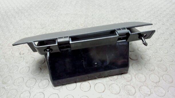 Foto: HANDSCHUHFACH KLEIN eines Opel Astra 1.6 GL