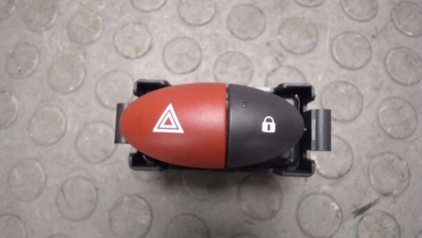Foto: WARNBLINKSCHALTER / SCHALTER ZENTRALVERRIEGLUNG eines Renault Twingo 1.2 16V Aut. GL
