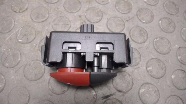 Foto: WARNBLINKSCHALTER / SCHALTER ZENTRALVERRIEGLUNG eines Renault Twingo 1.2 16V Aut. GL