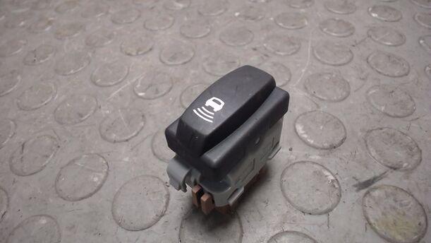 Foto: SCHALTER PARKSYSTEM eines Renault Twingo 1.2 16V Aut. GL