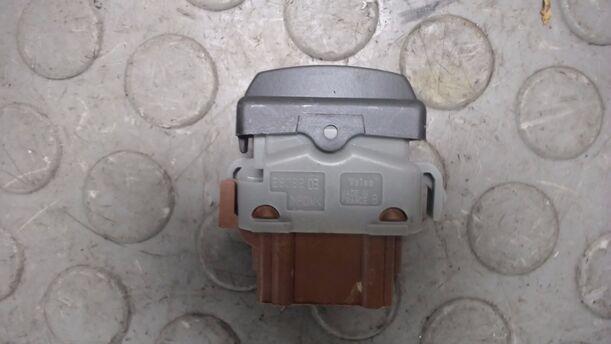 Foto: SCHALTER PARKSYSTEM eines Renault Twingo 1.2 16V Aut. GL