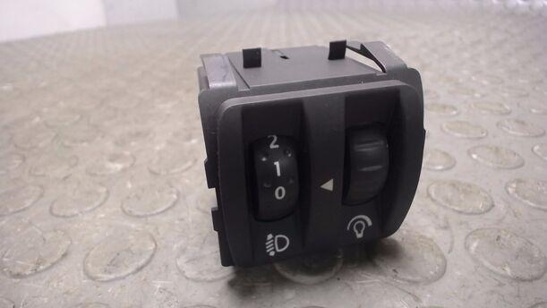 Foto: SCHALTER LEUCHTWEITENVERSTELLUNG eines Renault Twingo 1.2 16V Aut. GL