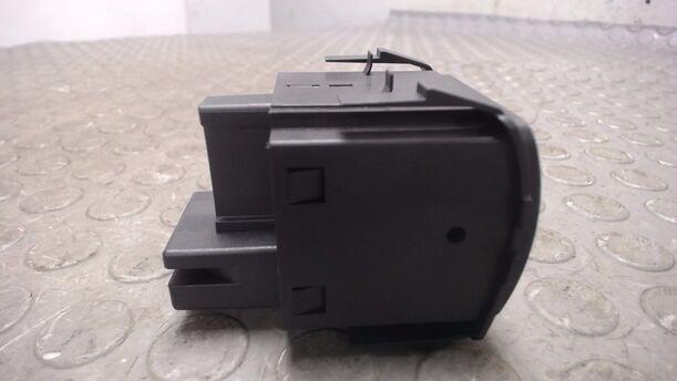 Foto: SCHALTER LEUCHTWEITENVERSTELLUNG eines Renault Twingo 1.2 16V Aut. GL