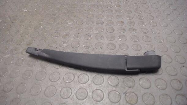Foto: SCHEIBENWISCHERARM HINTEN eines Renault Twingo 1.2 16V Aut. GL