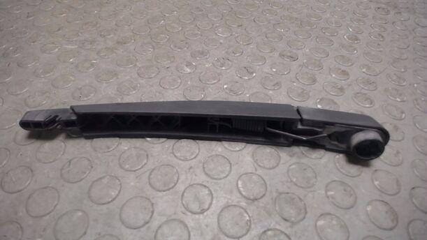 Foto: SCHEIBENWISCHERARM HINTEN eines Renault Twingo 1.2 16V Aut. GL