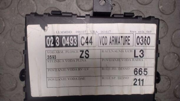 Foto: STEUERGERÄT ZENTRALELEKTRIK / BODY CONTROL eines Renault Twingo 1.2 16V Aut. GL