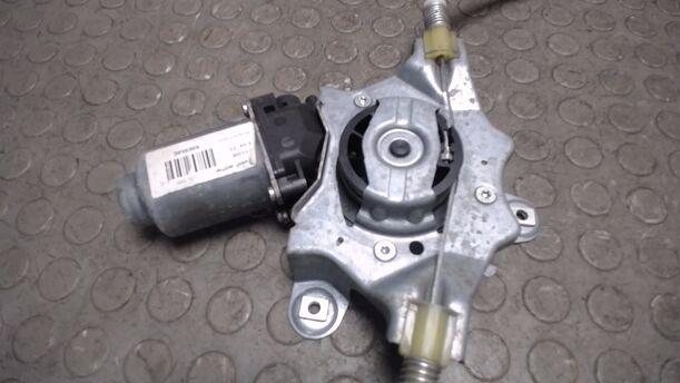 Foto: FENSTERHEBER VORNE RECHTS ( 2/3 TÜRER ) eines Renault Twingo 1.2 16V Aut. GL