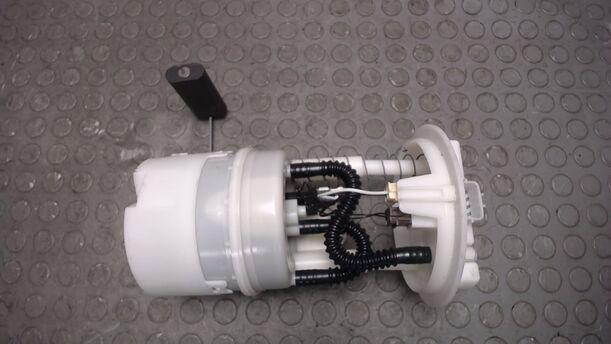 Foto: KRAFTSTOFFPUMPE eines Renault Twingo 1.2 16V Aut. GL
