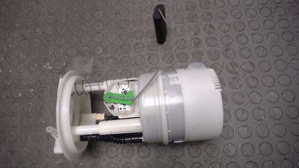 Foto: KRAFTSTOFFPUMPE eines Renault Twingo 1.2 16V Aut. GL