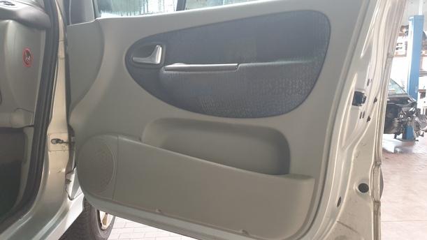 Foto: TÜR VORNE RECHTS eines Renault Scenic 1.6