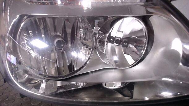 Foto: SCHEINWERFER RECHTS (GEKLEBT) eines Renault Scenic 1.6