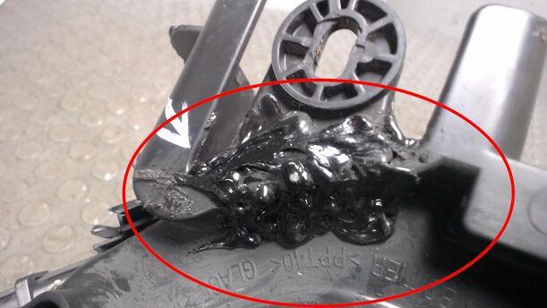 Foto: SCHEINWERFER RECHTS (GEKLEBT) eines Renault Scenic 1.6