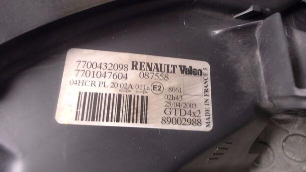 Foto: SCHEINWERFER LINKS eines Renault Scenic 1.6