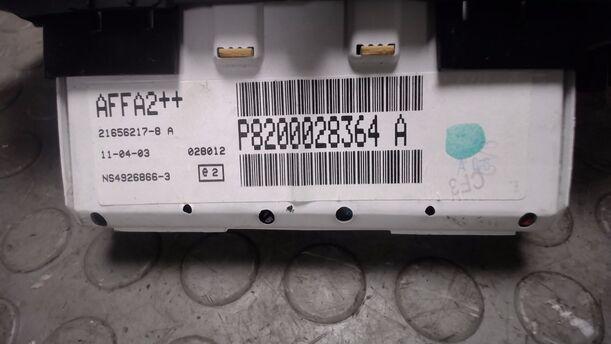 Foto: INFORMATIONSDISPLAY eines Renault Scenic 1.6