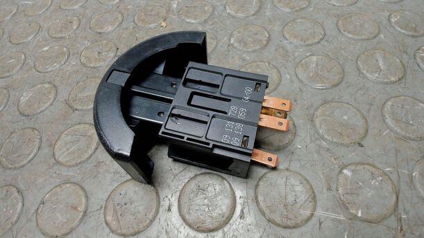 Foto: WANRBLINKSCHALTER eines Opel Astra 1.6