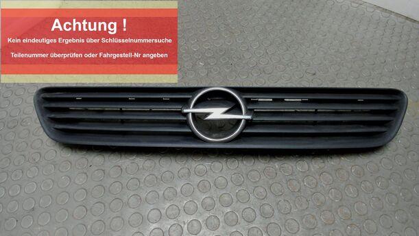Foto: KÜHLERGRILL eines Opel Astra 1.6