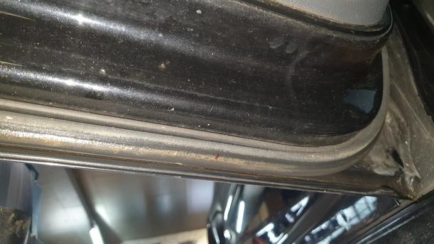 Foto: TÜR HINTEN LINKS eines VW Touran 2.0 TDI