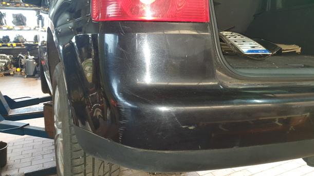 Foto: STOSSFÄNGER/ STOßSTANGE HINTEN eines VW Touran 2.0 TDI