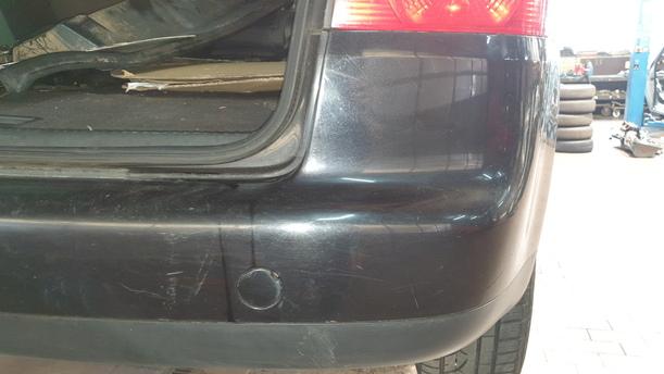 Foto: STOSSFÄNGER/ STOßSTANGE HINTEN eines VW Touran 2.0 TDI