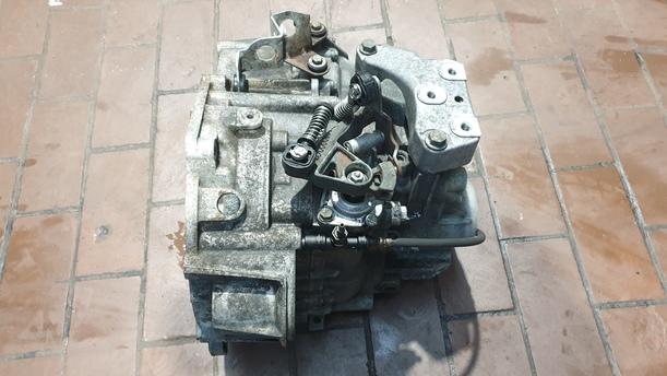 Foto: SCHALTGETRIEBE GNE eines VW Touran 2.0 TDI