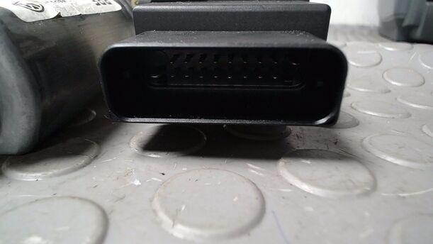 Foto: FENSTERHEBERMOTOR HINTEN LINKS eines VW Touran 2.0 TDI