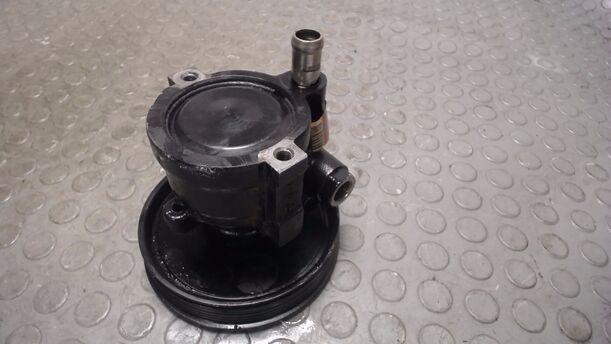 Foto: PUMPE SERVOLENKUNG eines Renault Scenic 1.6