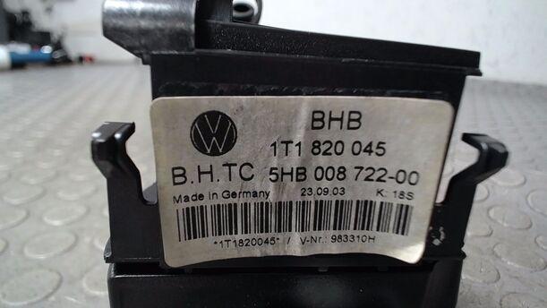 Foto: HEIZUNGSBETÄTIGUNG eines VW Touran 2.0 TDI