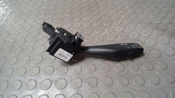 Foto: BLINKSCHALTER/ KOMBISCHALTER eines VW Touran 2.0 TDI GL