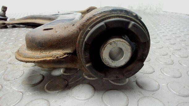 Foto: QUERLENKER VORNE LINKS eines Opel Astra 1.6 GL