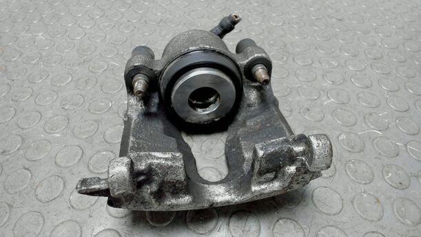 Foto: BREMSSATTEL VORNE RECHTS eines Opel Astra 1.6 GL