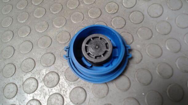 Foto: DECKEL AUSGLEICHSBEHÄLTER eines VW Touran 2.0 TDI GL