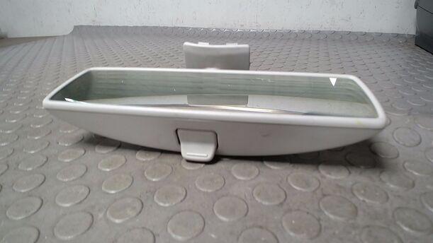 Foto: INNENSPIEGEL eines VW Touran 2.0 TDI GL