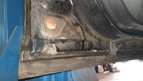 Foto: TÜR HINTEN LINKS ( VARIANT ) eines VW Passat Variant 1.9 TDI GL