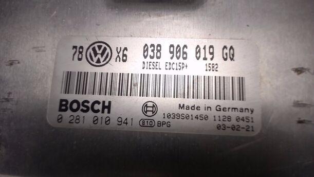 Foto: STEUERGERÄT DIESELEINSPRITZUNG eines VW Passat Variant 1.9 TDI GL