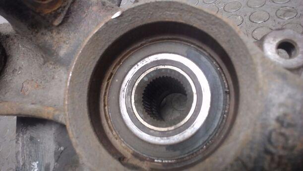 Foto: ACHSSCHENKEL LINKS eines VW Passat Variant 1.9 TDI