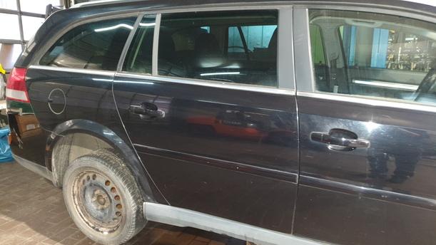 Foto: TÜR HINTEN RECHTS ( CARAVAN ) eines Opel Vectra 1.9 CDTI Caravan
