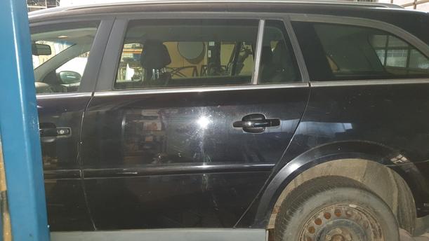 Foto: TÜR HINTEN LINKS ( CARAVAN ) eines Opel Vectra 1.9 CDTI Caravan