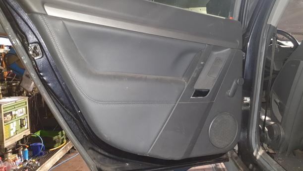 Foto: TÜR HINTEN LINKS ( CARAVAN ) eines Opel Vectra 1.9 CDTI Caravan