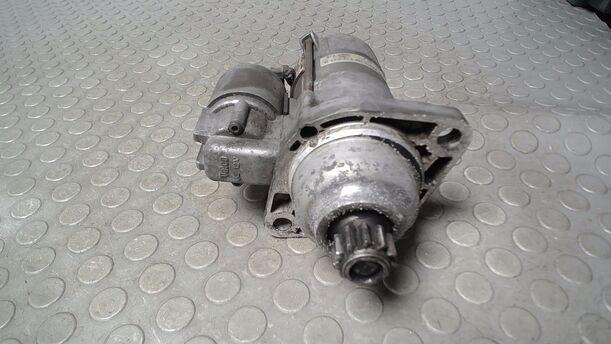Foto: ANLASSER ( 6 GANG SCHALTGETRIEBE ) eines VW Touran 2.0 TDI
