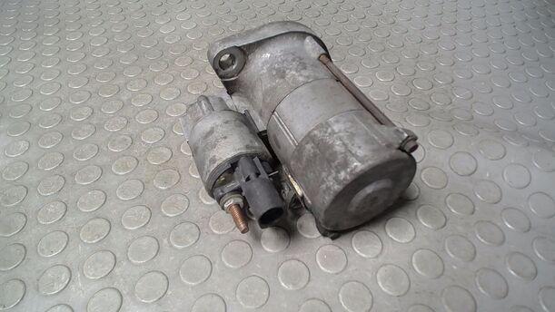 Foto: ANLASSER ( 6 GANG SCHALTGETRIEBE ) eines VW Touran 2.0 TDI